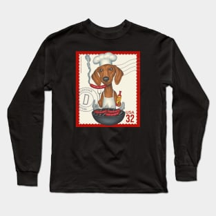 Cute Doxie grilling hot dogs on tailgate grill Long Sleeve T-Shirt